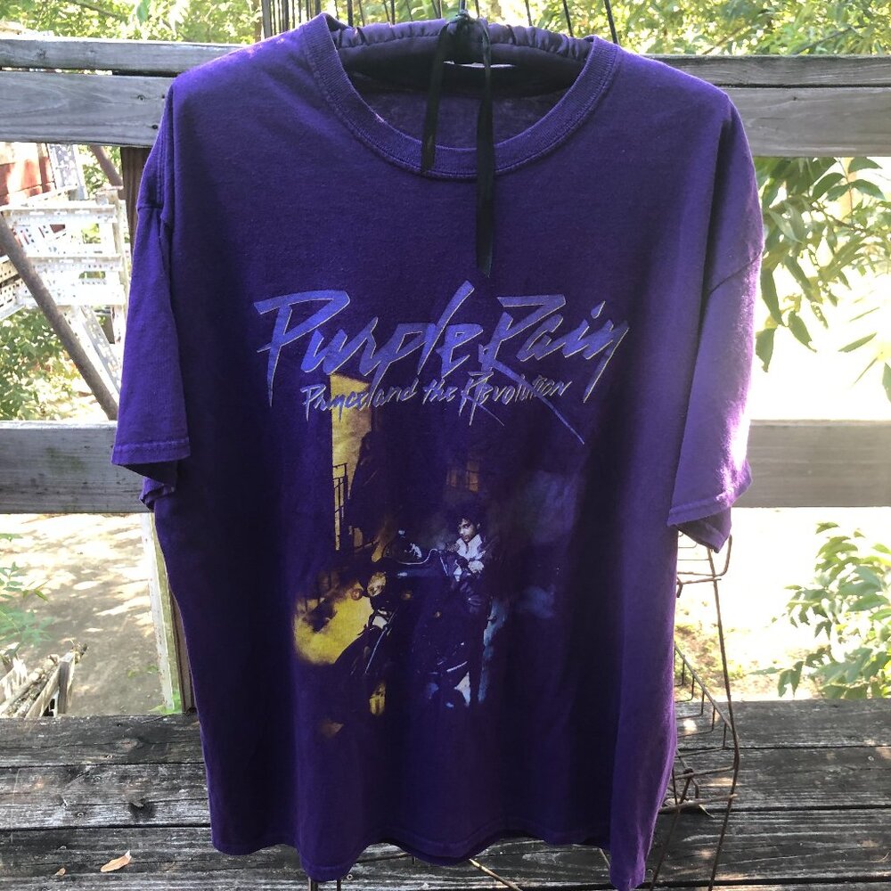 Purple Rain Graphic short-sleeve crew neck t-shirt, Size L